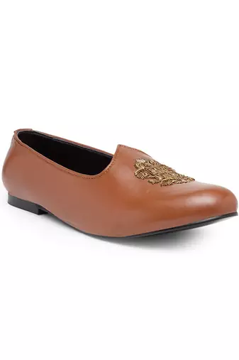 Tan Royal Crest Leather Juttis