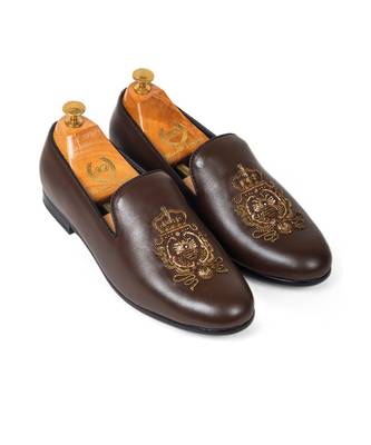 Brown Royal Bee Slipons 1