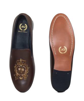 Brown Royal Bee Slipons 3