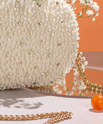 White Perla Capsule Clutch 2