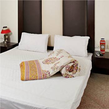 Keri Design Jaipuri Cotton Razai In White Sunglow Gold Print 2