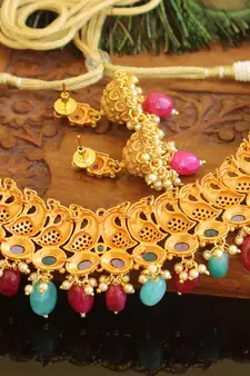 Matte finish peacock necklace set