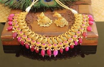 Matte finish peacock necklace set 1