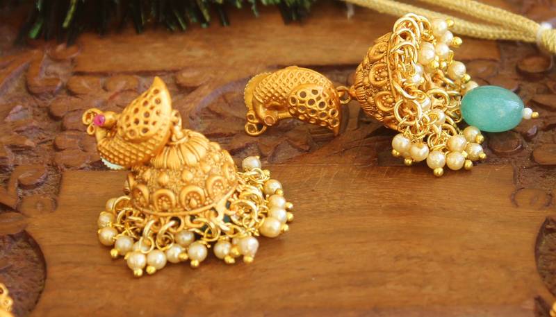 Matte finish peacock necklace set