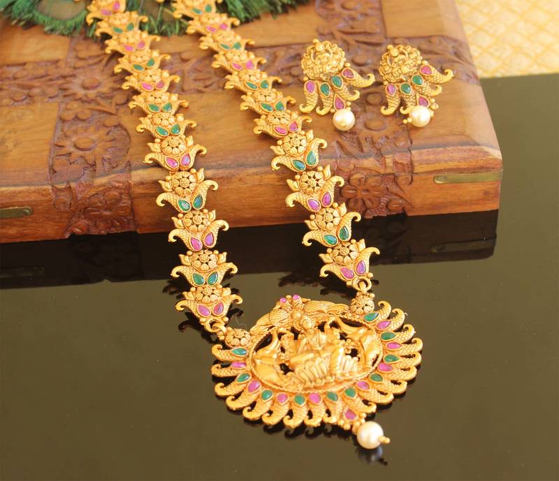 Matte finish Temple long necklace set