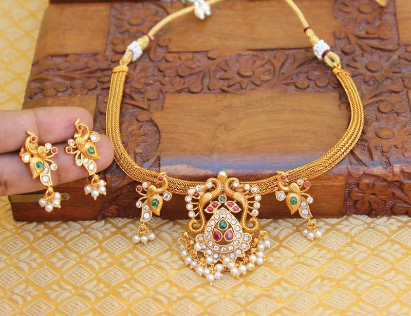 Matte finish peacock necklace set