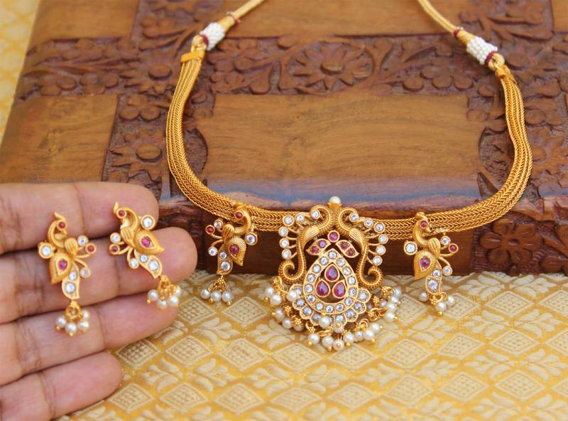 Matte finish peacock necklace set