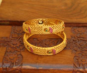 Matte finish peacock bangles 2