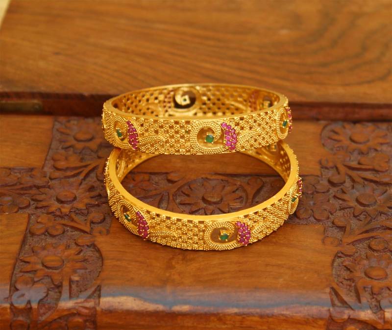 Matte finish peacock bangles