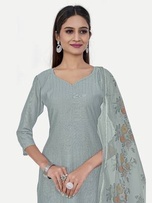 Women's Stylish Crochet Work Salwar Suit With Digital Print Dupatta 3