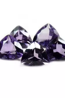 Natural Amethyst at Wholesale Rate 5.25 Ratti 4.77 Carat Trillion Shape जामुनिया Loose Gemstone for Astrologer Jewellers