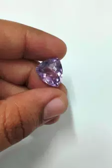 Natural Amethyst at Wholesale Rate 6.25 Ratti 5.68 Carat Trillion Shape जामुनिया Loose Gemstone for Astrologer Jewellers