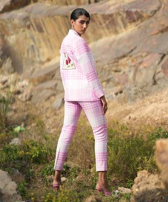 Check Pink With Pocket Embroidered Suit 5