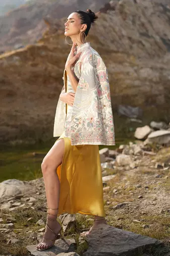 Paisley Swirl White With Embroidery Cape