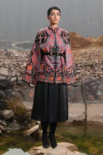 Paisley Swirl Black With Embroidery Caple