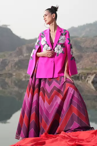 White Floral  Fushia  Cape