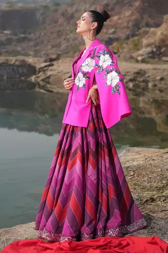 White Floral  Fushia  Cape