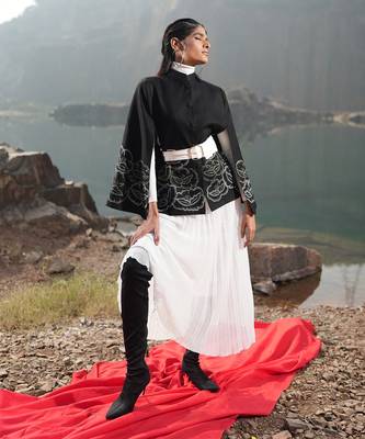 Golden Zari Cape 1