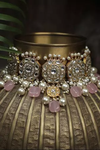 White Jadtar Stone Necklace Set Light Pink Beads With Pearl