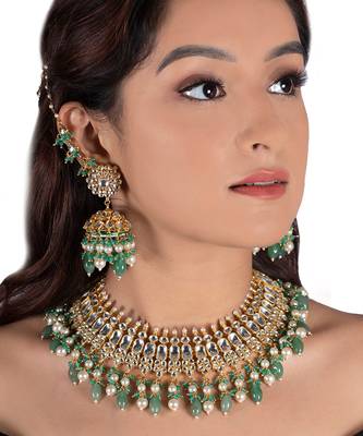 Light Green Necklace Set 1