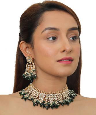 White Jadtar Stone With Small Green Beads Necklace Set 1