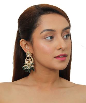 White Jadtar Stone With Small Green Beads Necklace Set 5