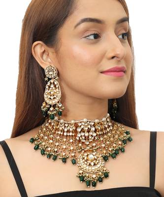 White Stone Heavy Necklace Set With Emerald Green Beads 1