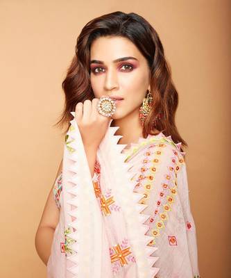 White Jadtar And Light Pink Beads Floral Ring 1