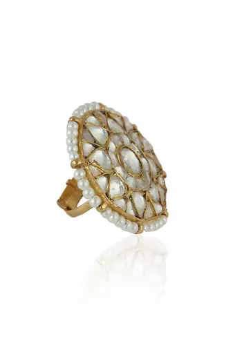 Jadatr Stone Ring With Pearl Border