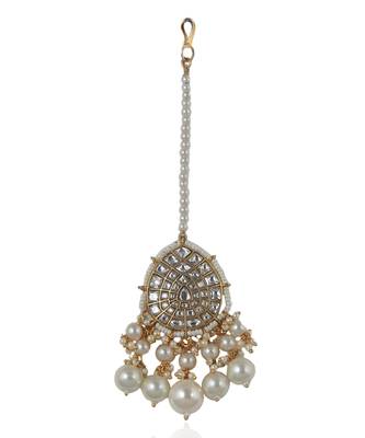 White Jadtar Stone Tikka With Double Layer Pearl Hangings 2