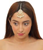 White Jadtar Stone Tikka With Double Layer Pearl Hangings