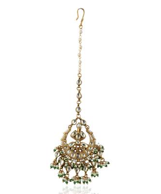 Small Tikka With Green Hangings 2