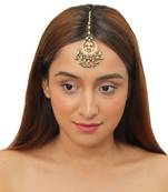 Small Tikka With Green Hangings