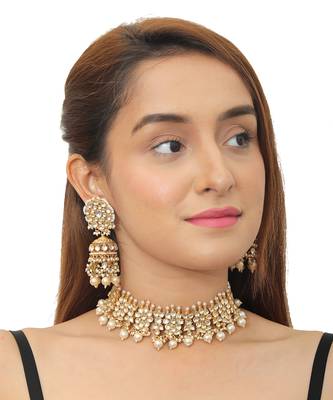 White Flower With Jadtar Stone Necklace Set 1