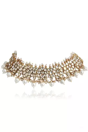 White Flower With Jadtar Stone Necklace Set