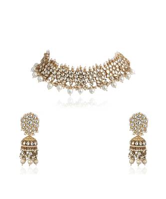 White Flower With Jadtar Stone Necklace Set 5