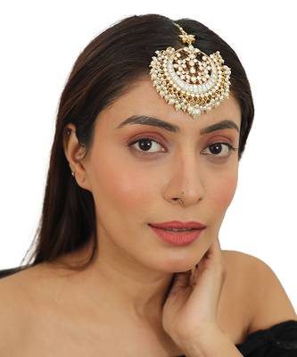 Jadtar Stone Maangitkka With Pearls 1