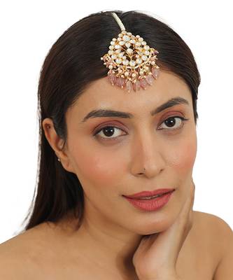 Tikka With Pastel Pink Beads And A String Of Pearls 1