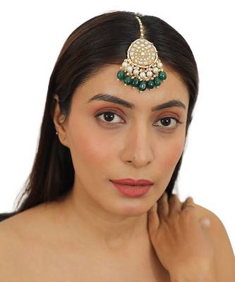 Jadtar Tikka With Dark Green Beads And Pearls 1