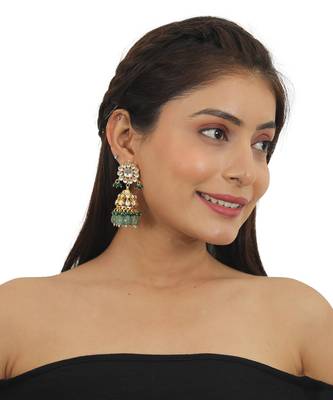 Festive Wear Necklace Set In  Gold Plating, Carved Uniquely With Sea Green Beads And Pearls 5