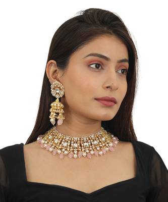 White Necklace Set With Light Pink Beads 1