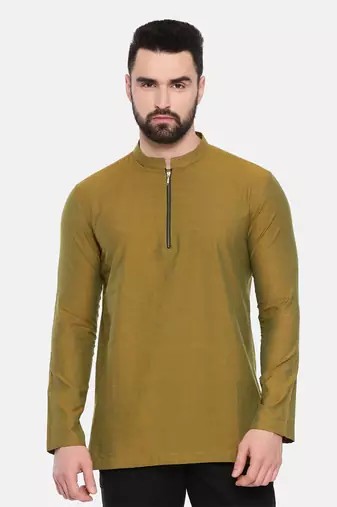 stylish zipper detail short kurta in soft cotton. pair with denims or linen pants.