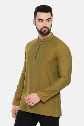 stylish zipper detail short kurta in soft cotton. pair with denims or linen pants.