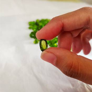 Natural Peridot at Wholesale Rate 3.25 Ratti 2.95 Carat Oval Shape मनी स्टोन Loose Gemstone Astrologers Jewellers 1 Pcs 4