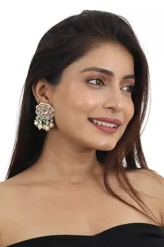 White And Light Green Choker Set With Pearls