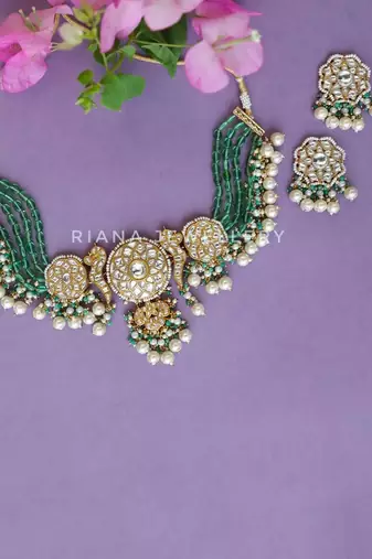 White And Light Green Choker Set With Pearls