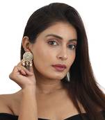 White Round Stude With Pearls And Sea Green Beads