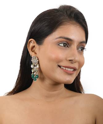Delicately Designed Earings With Emerald Green And Pearl Drops 1