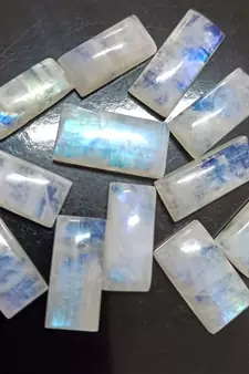 Natural Rainbow Moonstone at Wholesale Rate 11.25 Ratti 10.12 Carat Rectangle Shape चंद्रकांत Loose Gemstone Ratan 1 Pcs