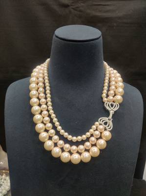 Pink pearl necklaces 2